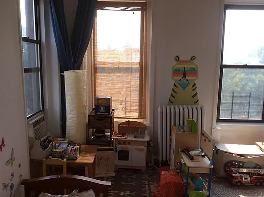 Rented by Peter Jacob, LREB | media 26