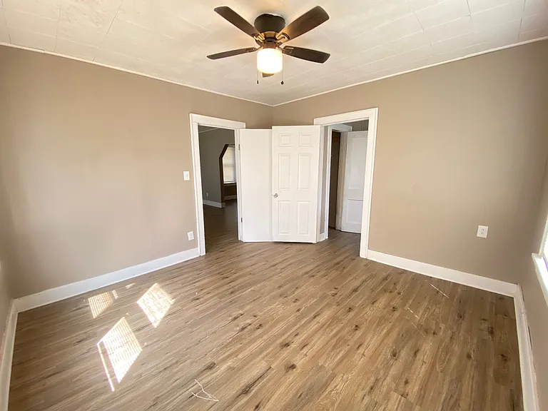 1345 SW 27th St — Photo 9