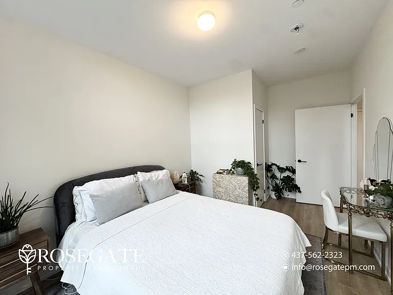 2300 Saint Clair Ave W #116 — Photo 16