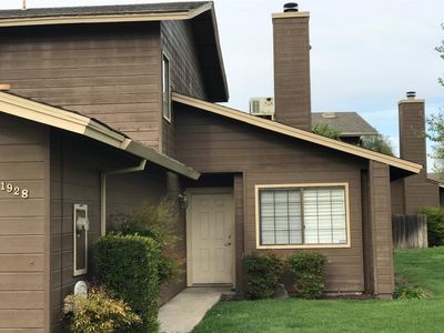 1928 Hacienda Dr, Stockton, CA, 95209