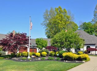 2445 Pebblebrook, Westlake, OH