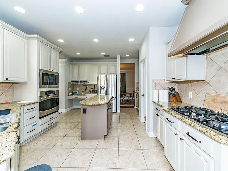 15814 Seekers St — Photo 12