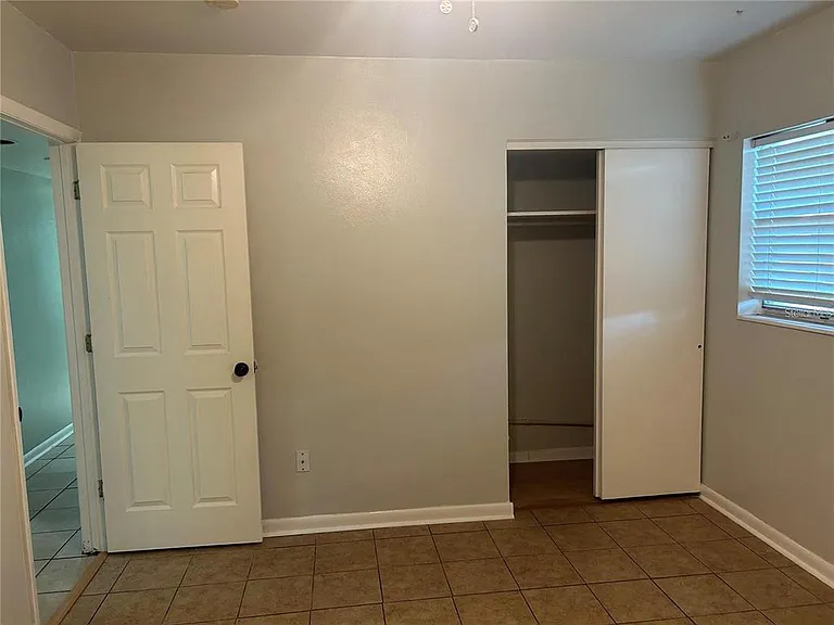 232 Beverly Blvd — Photo 32