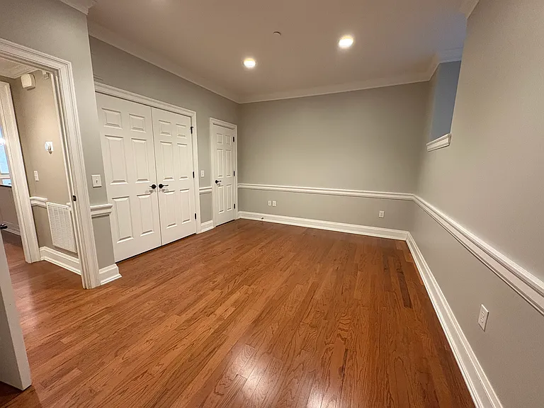 275 Glade View Ct — Photo 11
