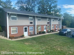 401 Moon Clinton Rd #14, Coraopolis, PA 15108