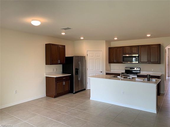 2nd image of 2727 Merida Ln