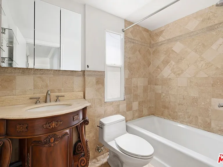 423 S Rexford Dr #106 — Photo 18