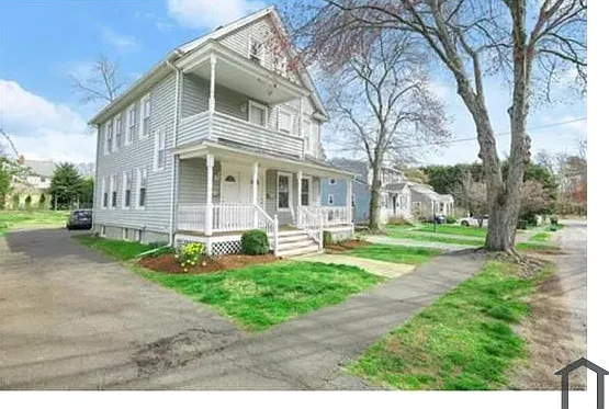 4 bed, $5,100 — Photo 1