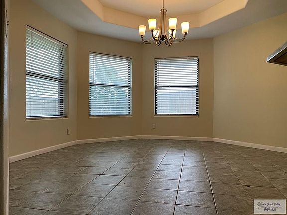 5th image of 4810 Larkspur Dr