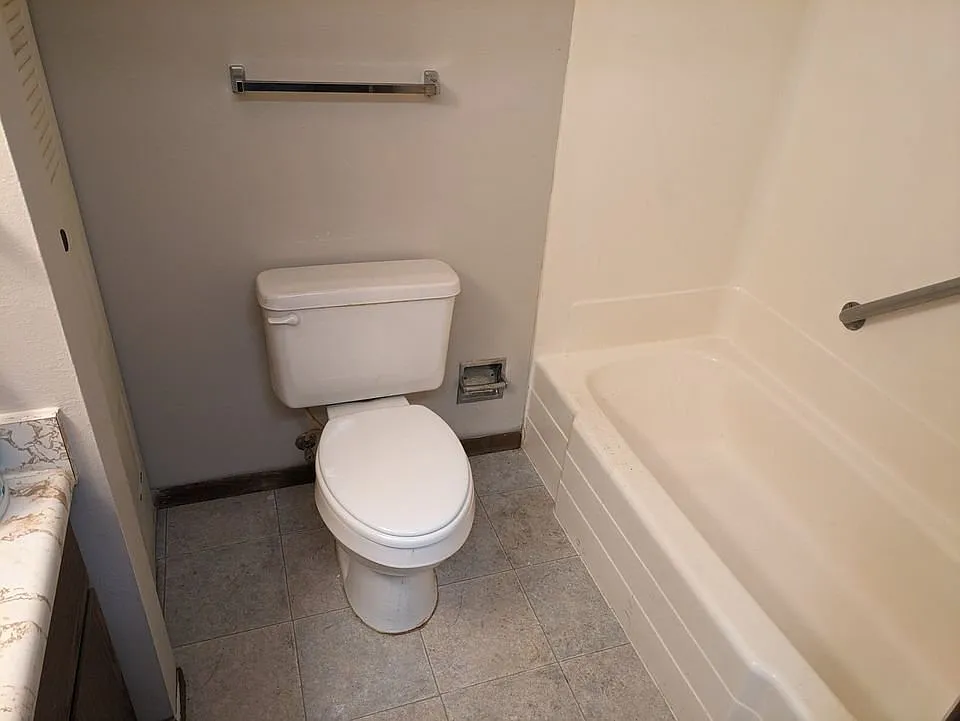 1 bed, 572 sqft, $123 — Photo 4