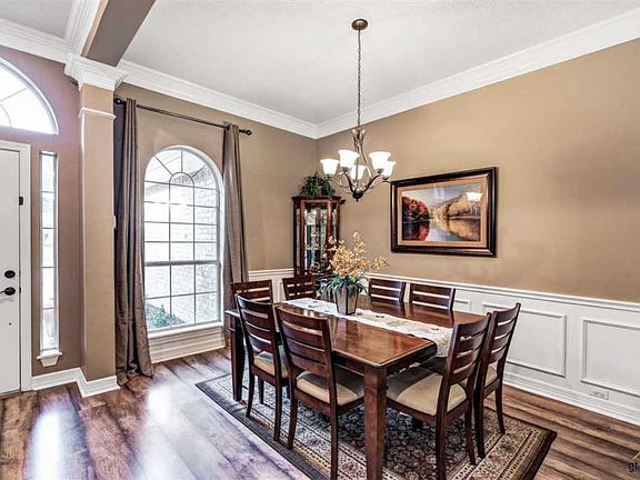 2nd image of 613 Prestonwood Cir
