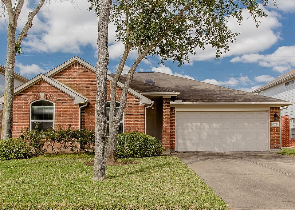 1st image of 17006 Fairway Glen Ln