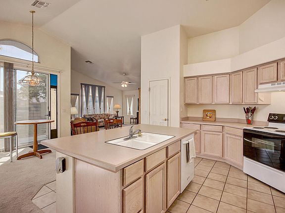 5th image of 1121 E Montoya Ln