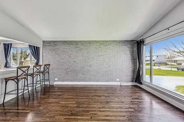 509 N Willow Rd — Photo 5