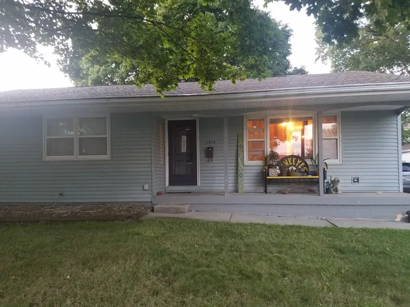 1314 Oakcrest St, Iowa City, IA 52246