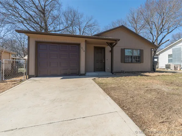 213 N Moore Ave, Claremore, OK 74017