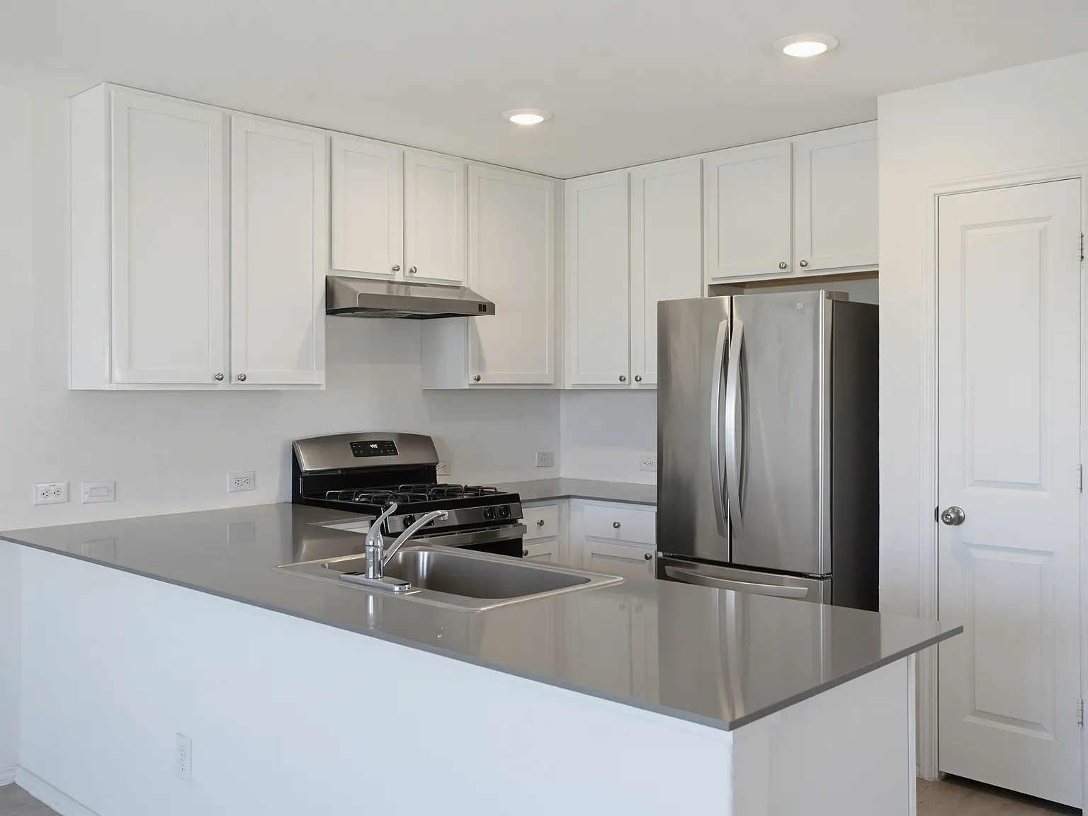 4 bed, 1880 sqft, $1,695 — Photo 2