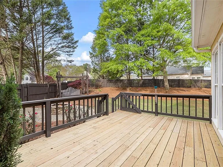 111 Planterra Way — Photo 37