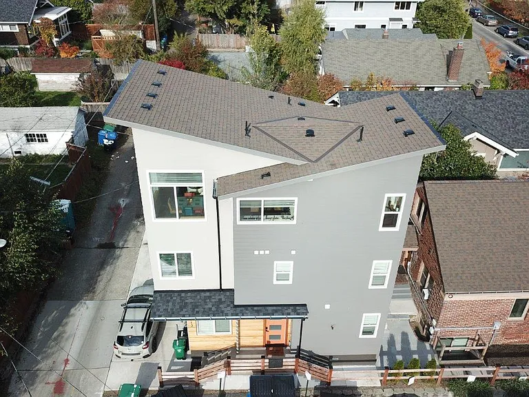 5513 35th Ave NE #2 — Photo 3
