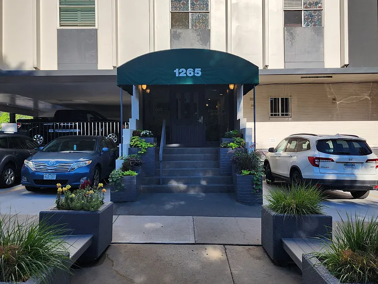 1265 N Race St #409 — Photo 2