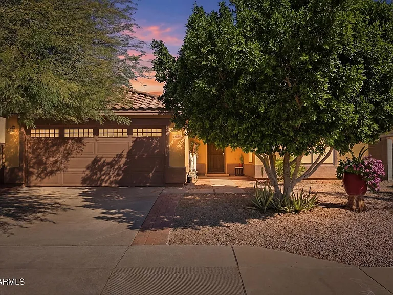 11450 E Quicksilver Ave — Photo 4