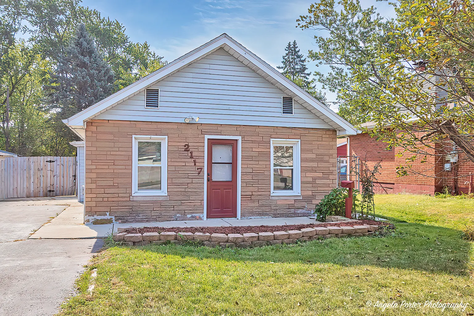 2117 33rd St photo 1