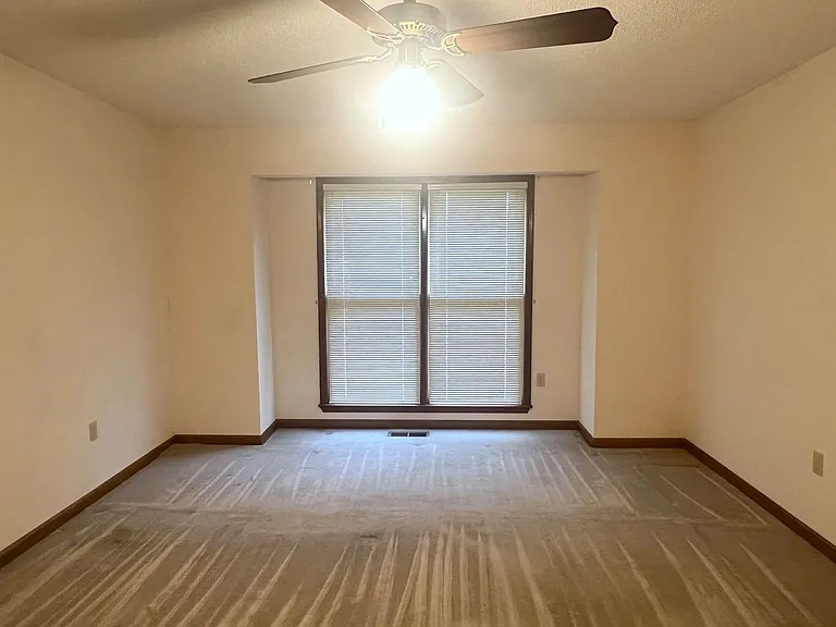 178 Woodard Rd — Photo 34