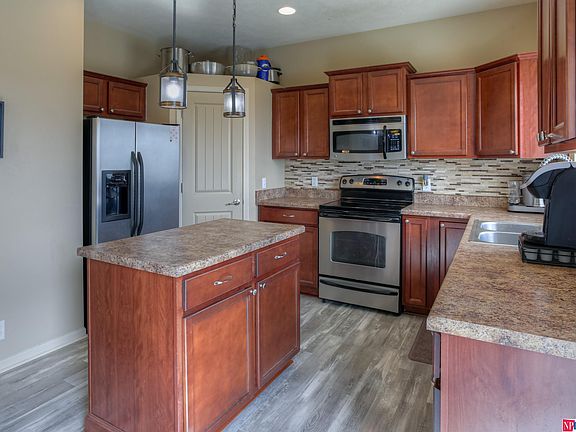 3rd image of 4519 Waterford Ave