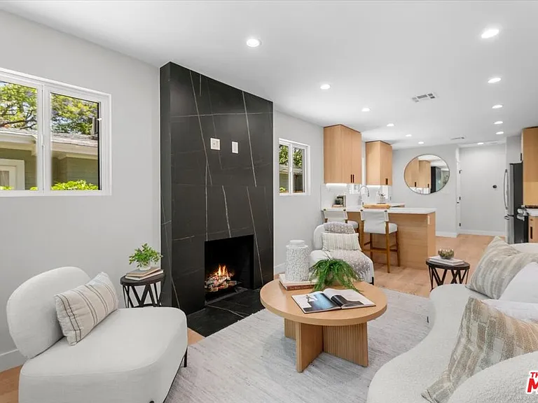 9028 Keith Ave — Photo 4