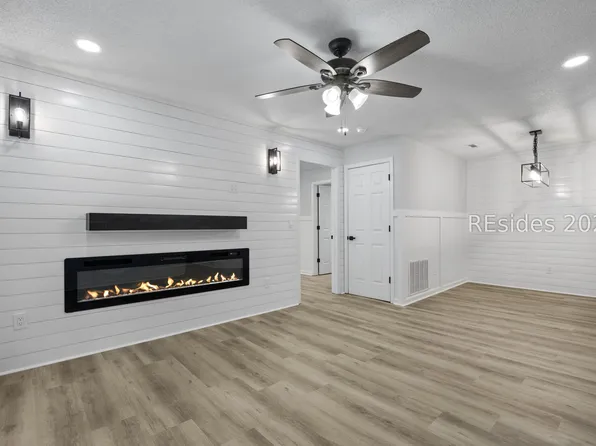100 Kensington Blvd APT 313, Bluffton, SC 29910
