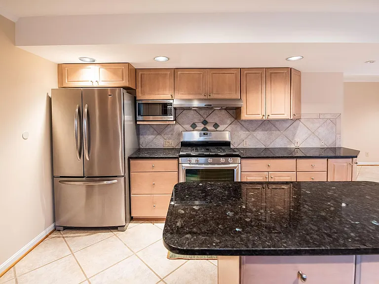 6226 Hardy Dr — Photo 11