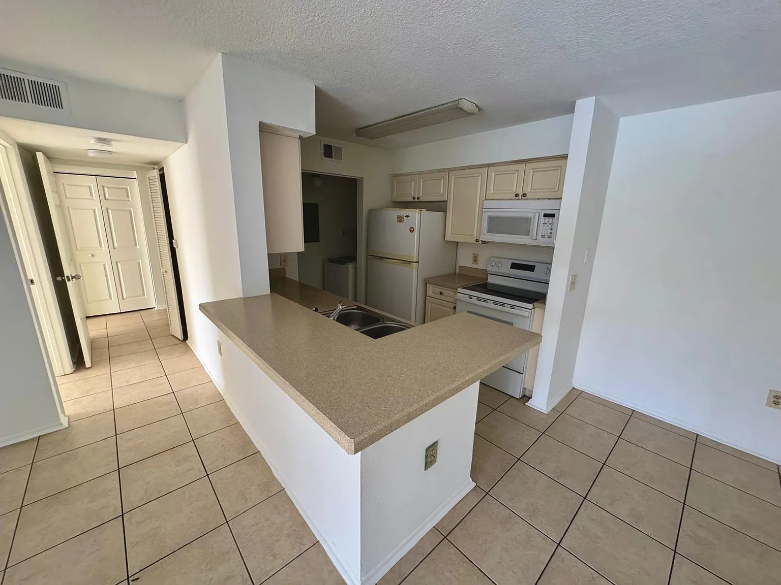 1222 Bermuda Lake Ln #106 - 1 — Photo 3