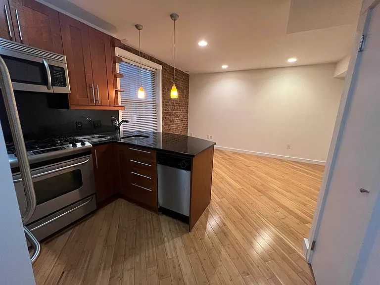 324 Baldwin Ave #2A — Photo 2