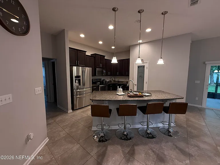 686 Glendale Ln — Photo 7