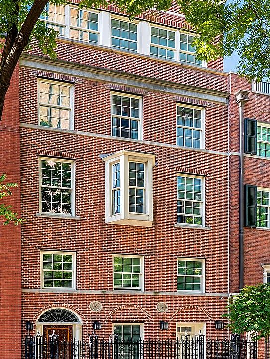 1st image of 6 Sutton Sq