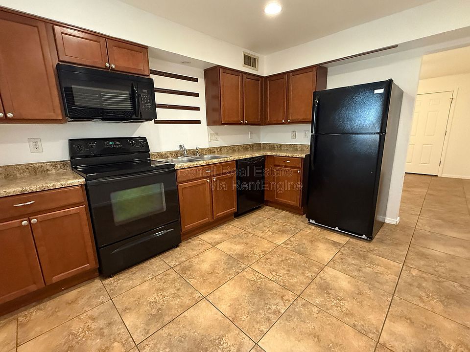 1st image of 512 N Valley Dr APT 1