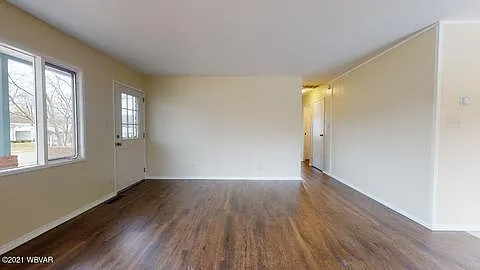 1529 Country Club Ln — Photo 4