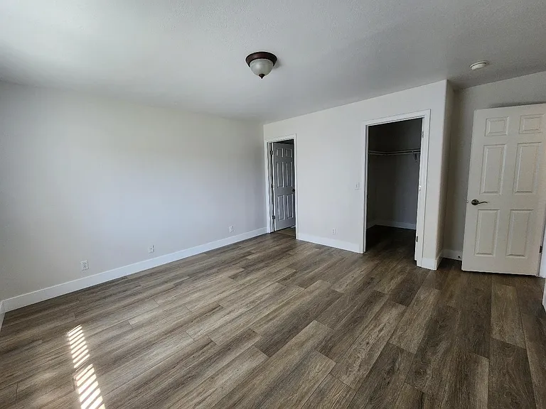2896 W Elmwood Dr — Photo 11