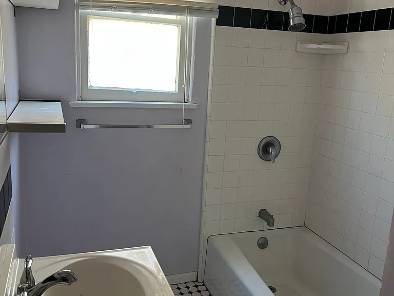 621 N Coronado St — Photo 8