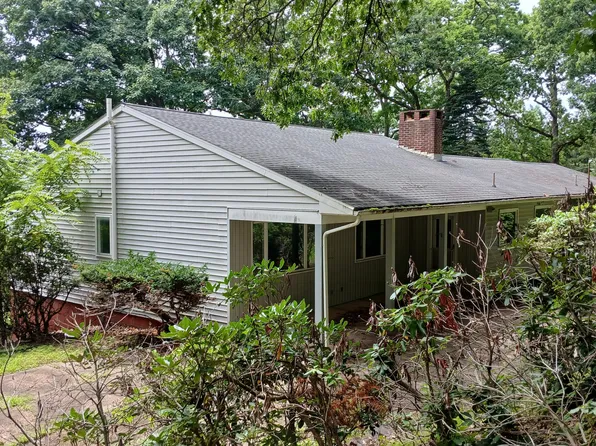 899 Red Ln, Danville, PA 17821