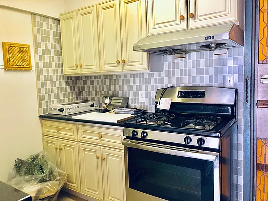 Rented by Highline Residential | media 9