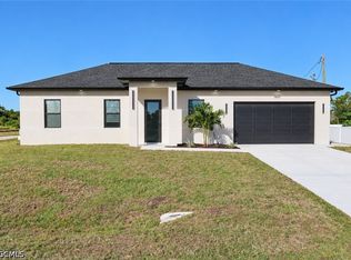 1601 Oak Ave, Lehigh Acres, FL 33972