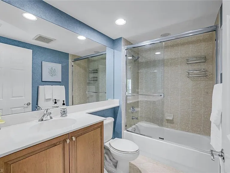 2728 Tiburon Blvd E #105 — Photo 14