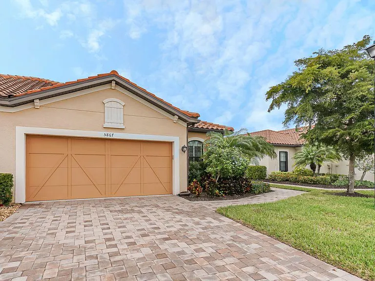 5867 Cavano Dr — Photo 6