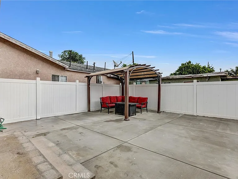 12624 S Mona Blvd — Photo 13