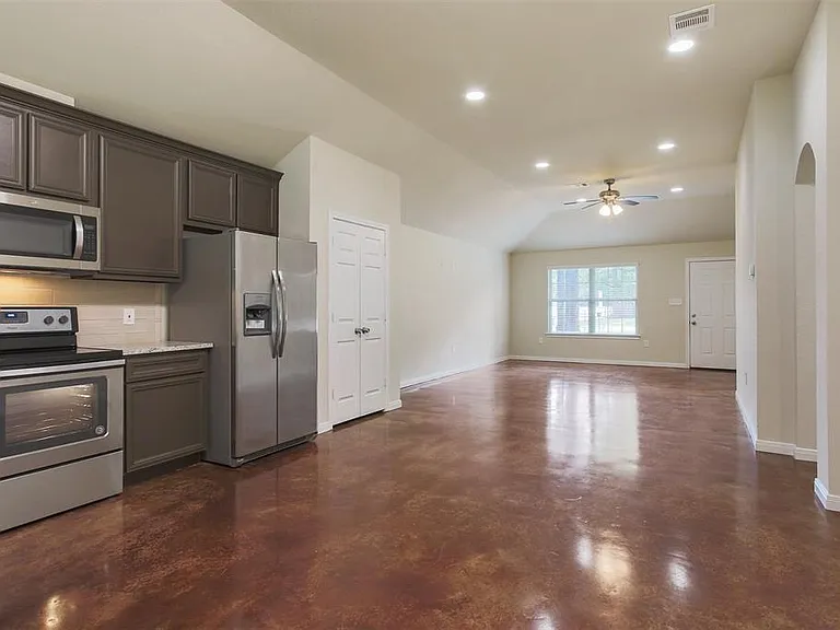 5610 Highline Dr — Photo 4