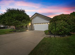 4032 W 93rd Pl, Oak Lawn, IL