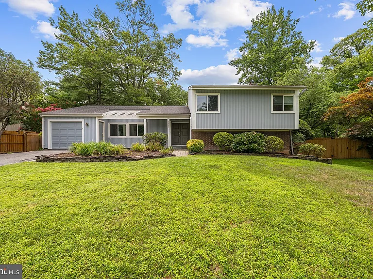 8629 Reseca Ln — Photo 2