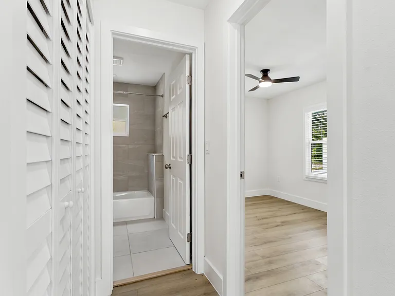 701 W Plaza Pl #C — Photo 24