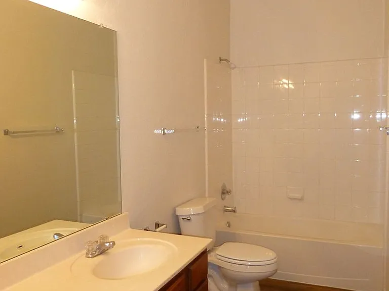 1726 E Mesa Park Cv — Photo 11